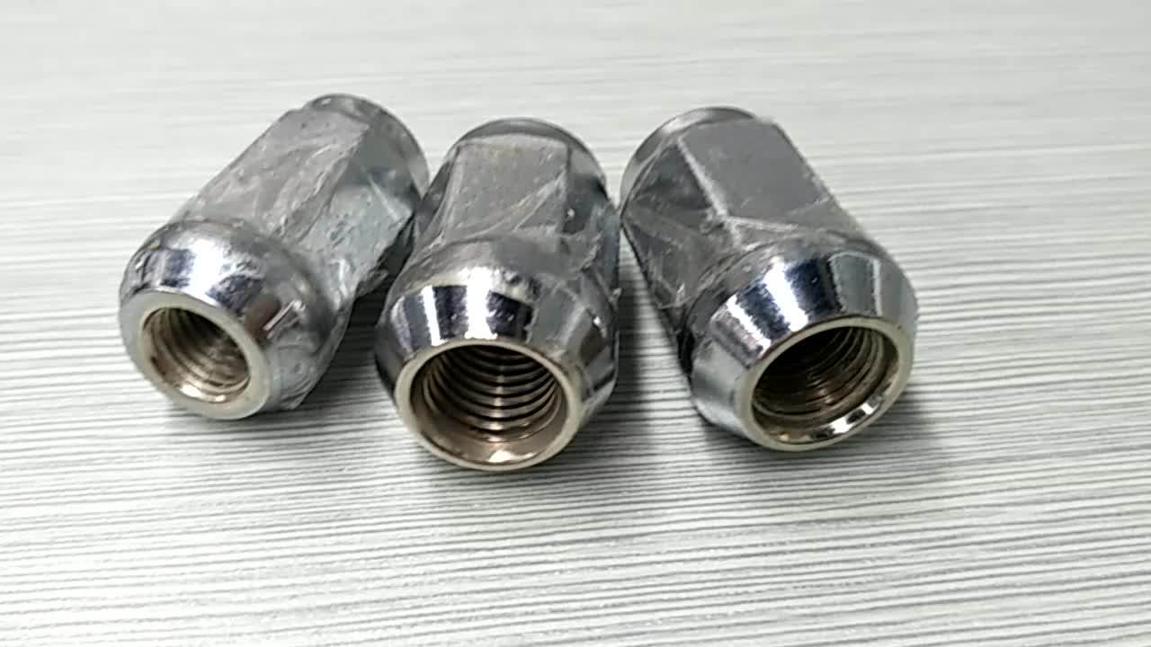 Good Price Auto Parts Colored Titanium Closed Truck Wheel Lug Nuts
