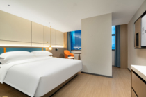 Yizhi Hotel (Guangzhou Beijing Road Pedestrian Street Rainbow Bridge Metro Station Branch) Yizhi Elegant King Room