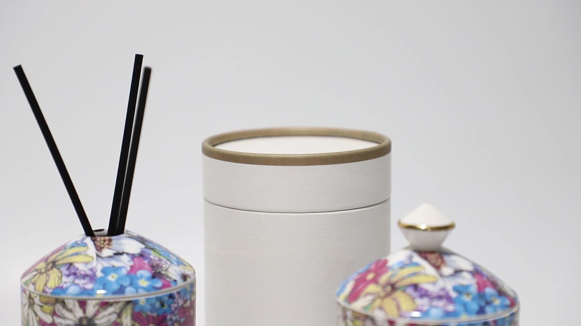 Home Decoration Custom Porcelain Candle Container Embossed Logo Gold