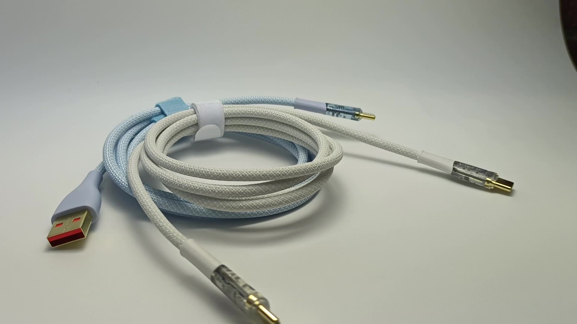 Type-C快充线天花板。透明壳+芯片设计太绝了,充电诸例譬如开挂⚡