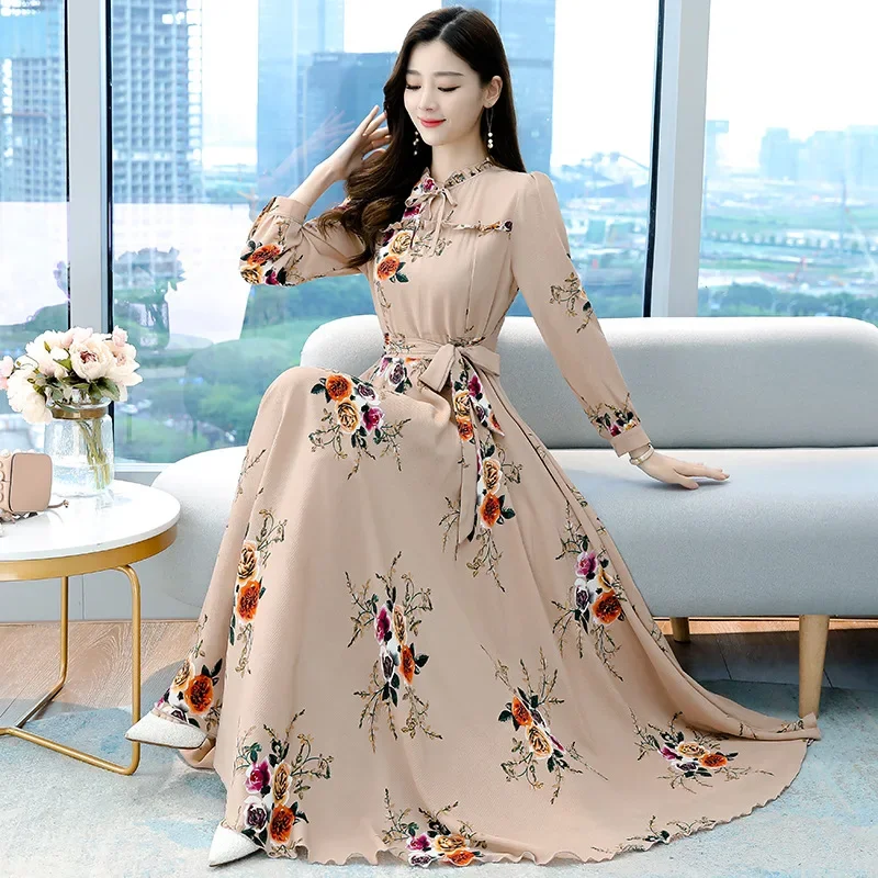 Demi-season elegant fitted fashionable brace