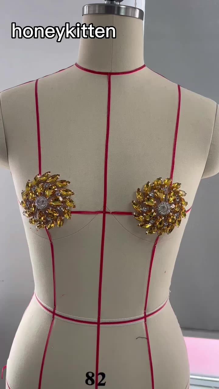 New Design Sexy Strippers Rave Rhinestones Sweatproof Adhesive Nipple