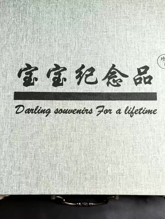 Baby birth souvenir custom crystal hand and foot print full moon hand and foot print cow 100 days newborn baby full moon table