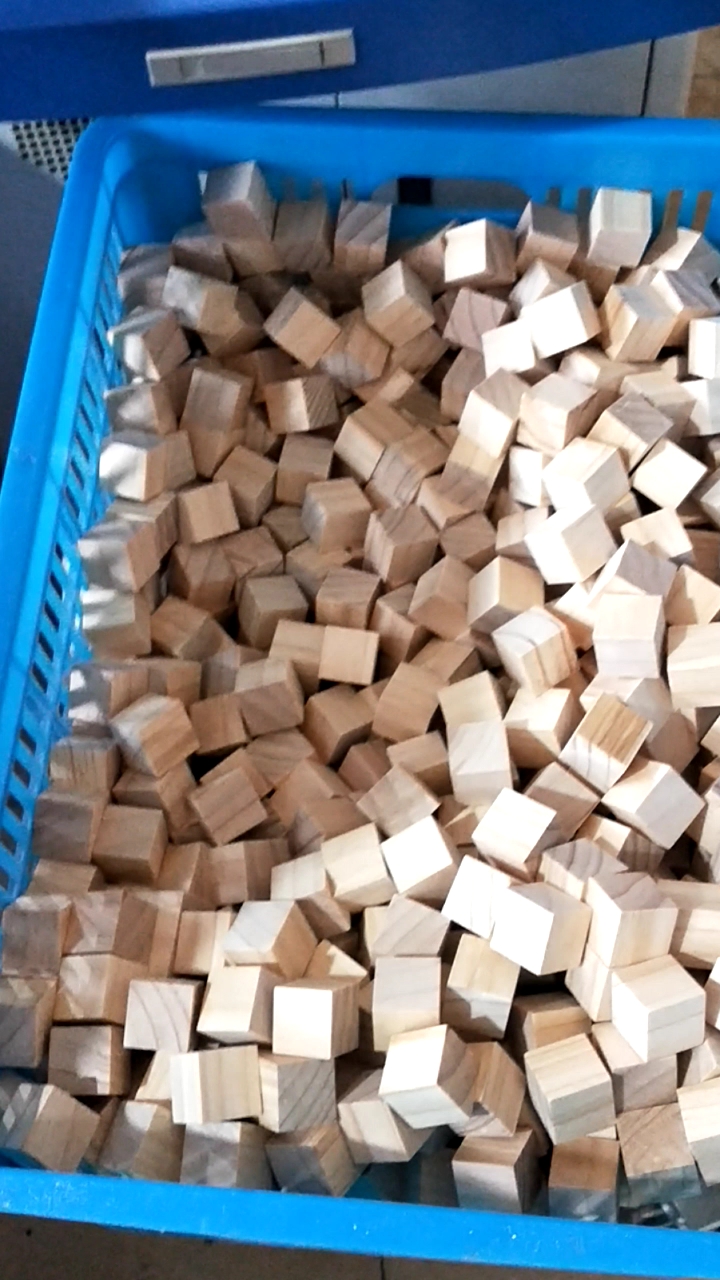 Wholesale Unfinished Wooden Cube,Cheap Wood Block Customized Wood Cube