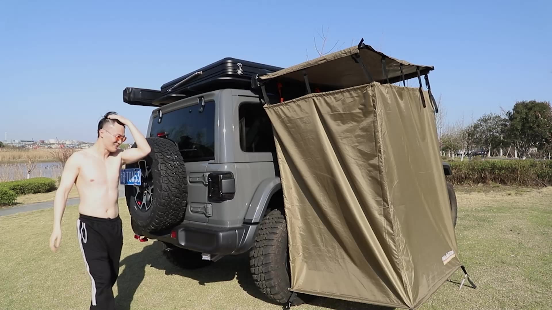 High Quality Waterproof Aluminum Material Pole Camping Shower Toilet