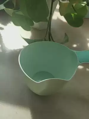 Baby shower shampoo Cup hair baby bath bath spoon small water plastic play water scoop children's water scoop thick