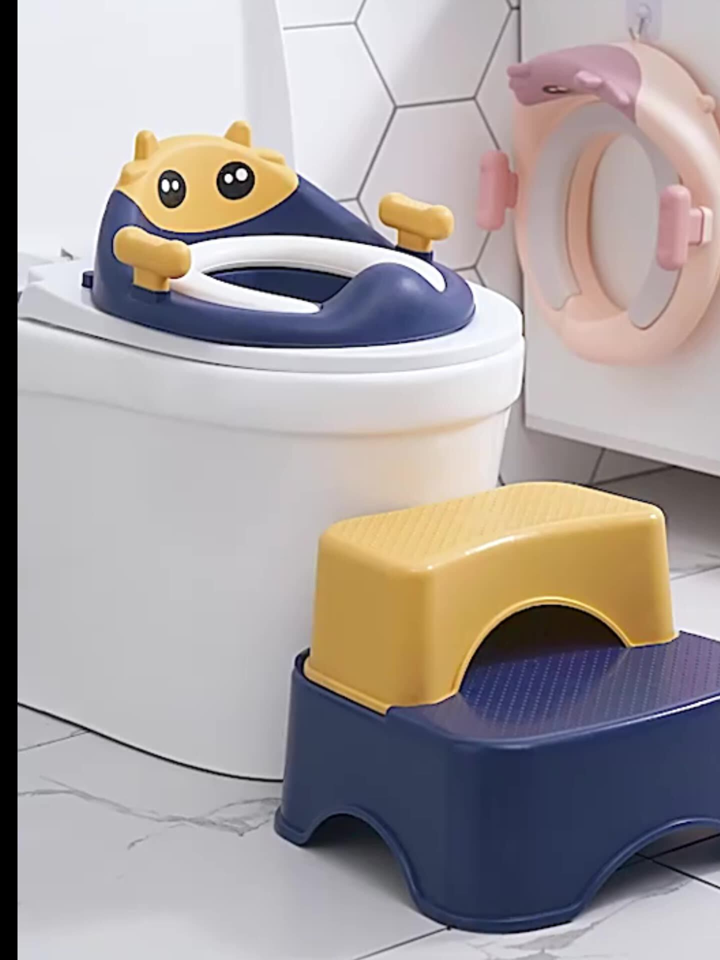 Customized Logo Plastic Infant Potty Seat Cartoon Blue With Armrest