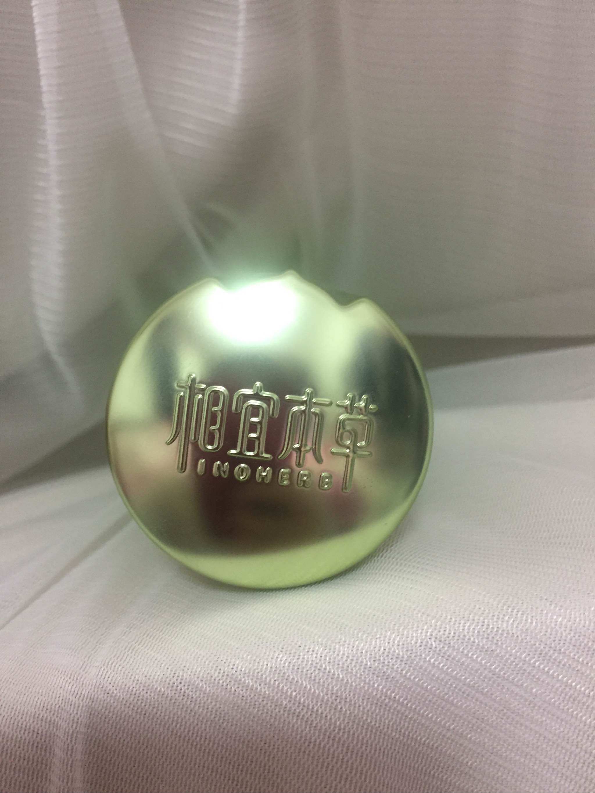 相宜本草睡莲水灵肌沁润精华露