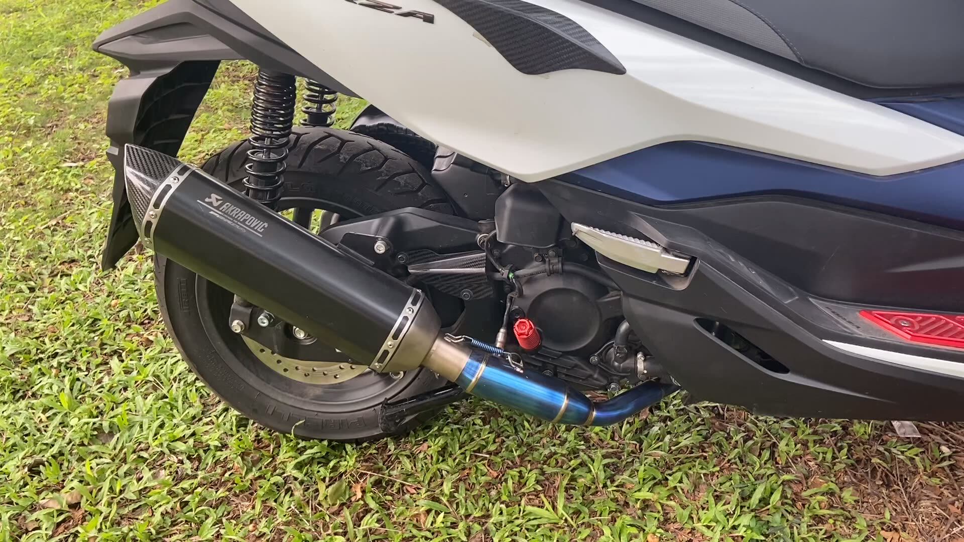 Motorcycle Modified Muffler Burn Titanium Carbon Fiber Tip Exhaust Pipe