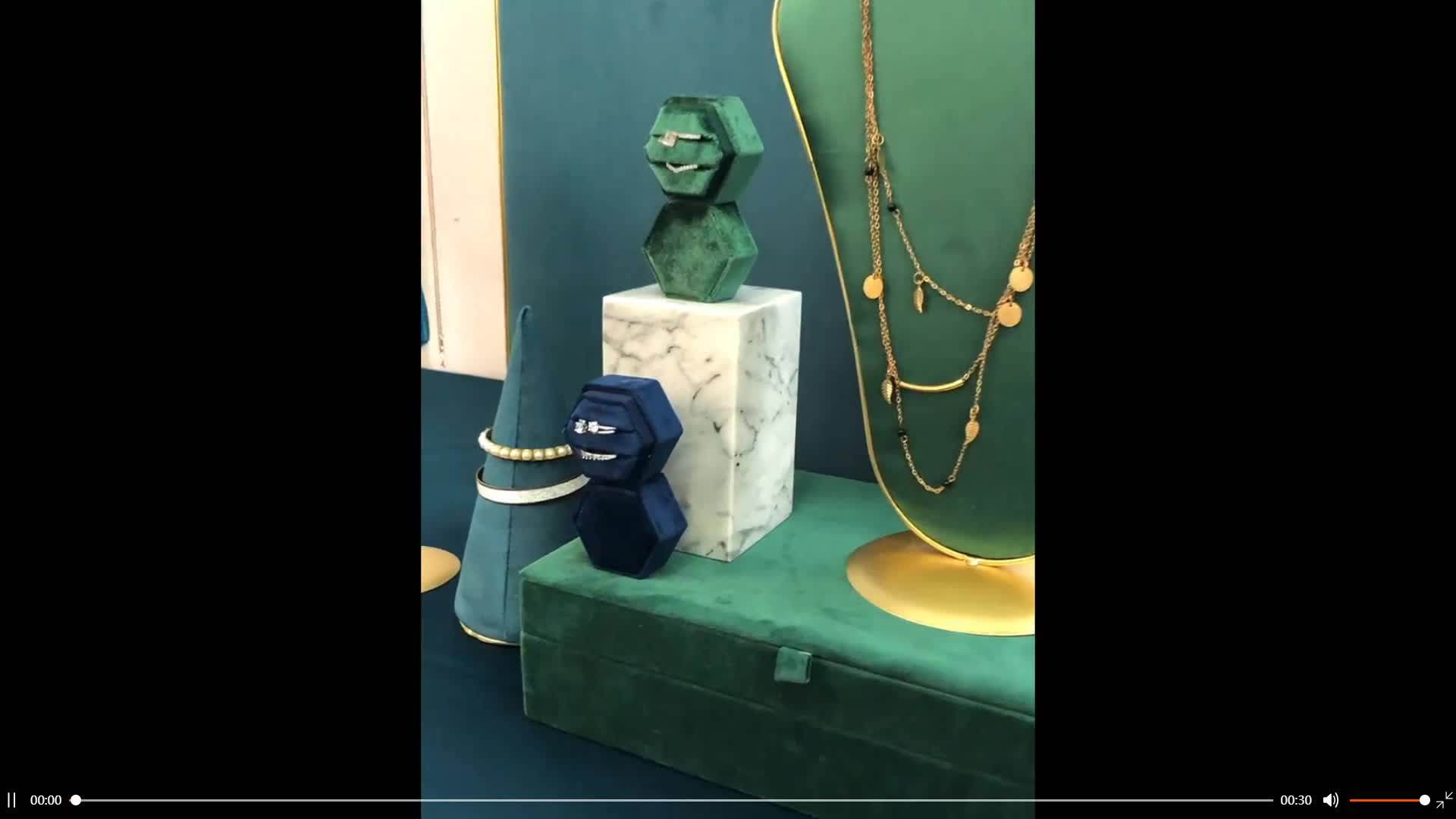 Customized Jewelry Shop Window Display Stand Flannel Mannequin Doll