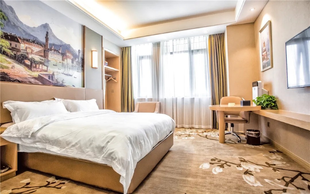 入住德安雅悦大酒店雅致大床房：如何选到采光好视野开阔的超大床房?