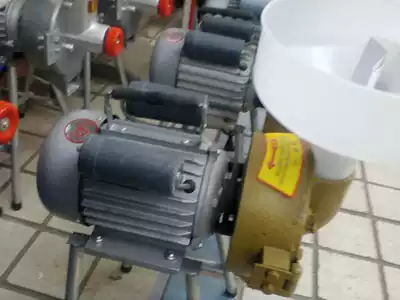 Special beater for rice skin