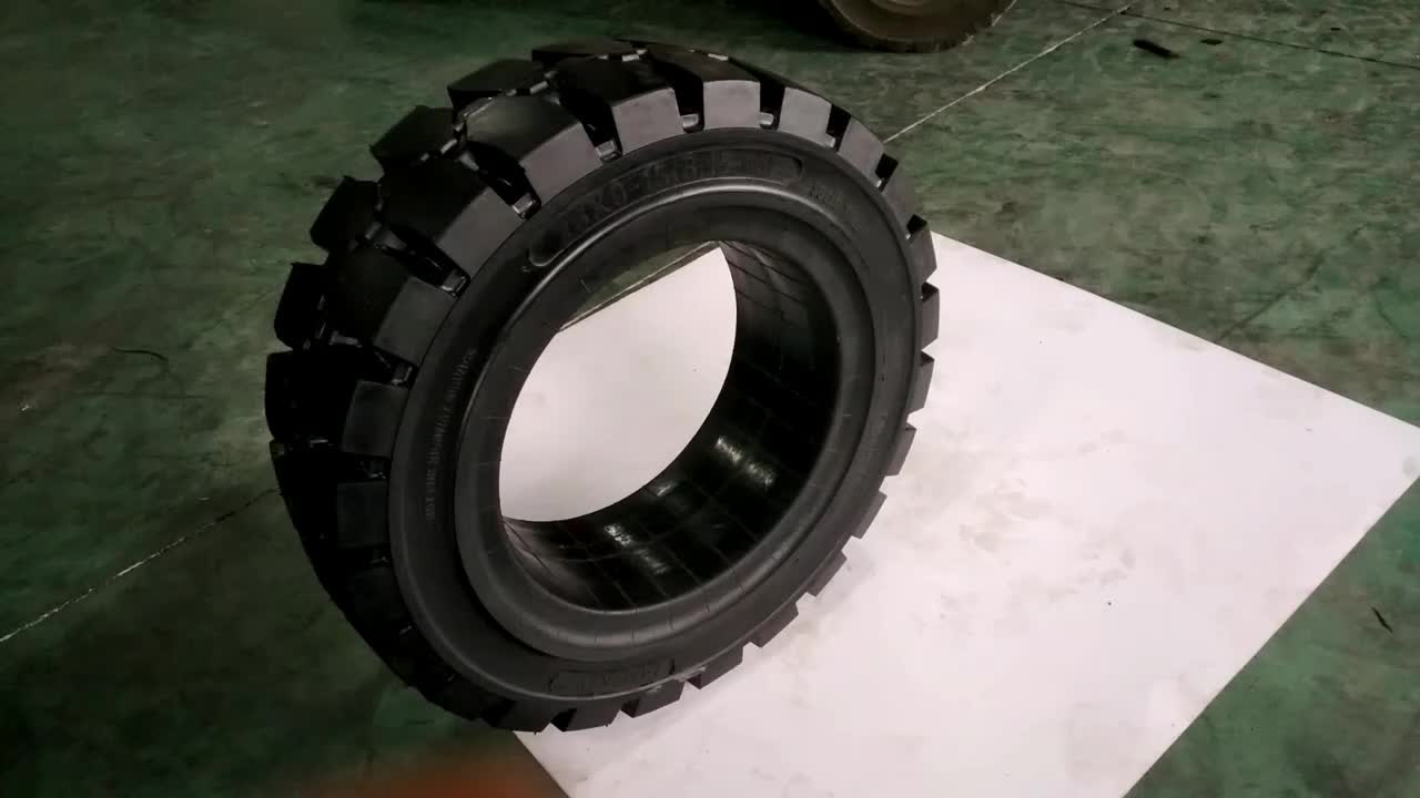 28 9-15 superguider qh304. Шины 28x9 15. 28 9 15 шина на погрузчик. Шина 28x9-15 (8. Резина на вилочный погрузчик 28х9-15.