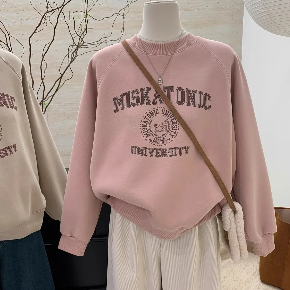 Women's American-style round neck hoodie for spring and autumn, 2025 new arrival, great for layering under winter clothing, long-sleeved top