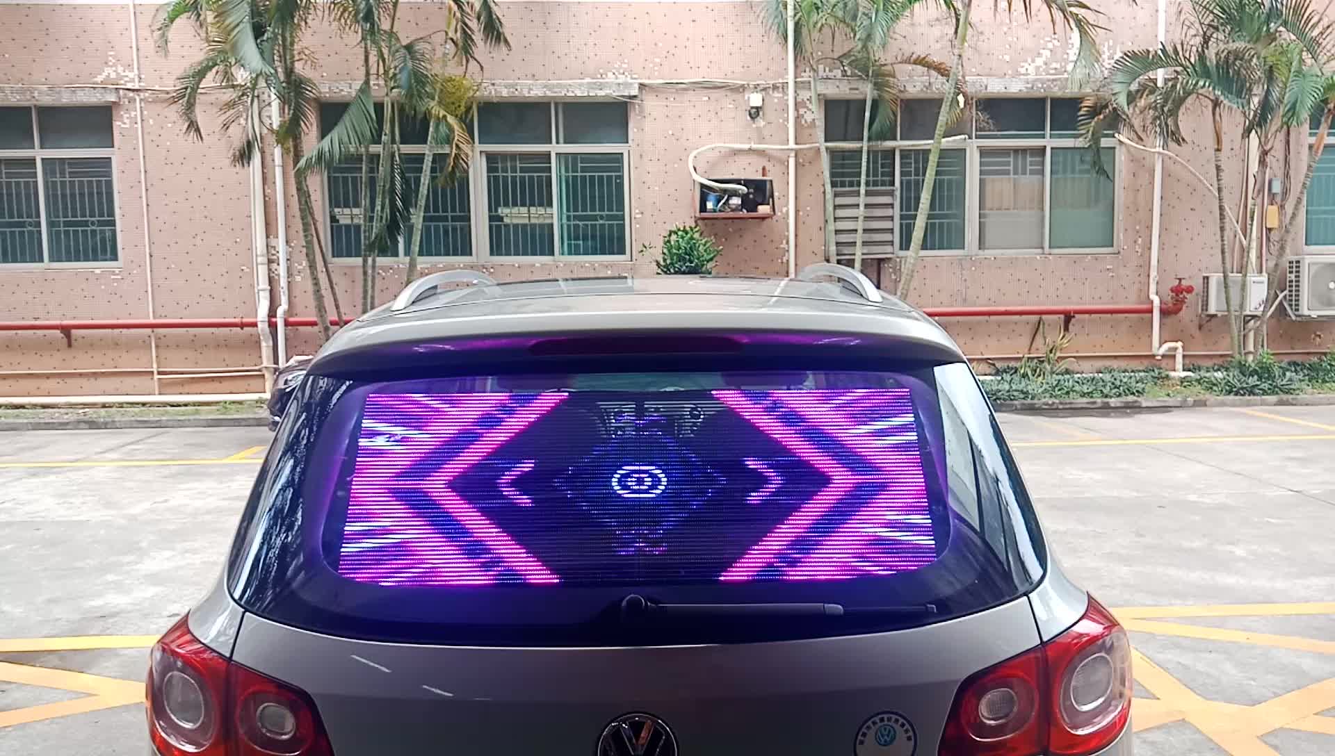 Экран на стекло автомобиля. Проектор на заднее стекло автомобиля. Экран на заднее стекло автомобиля. Монитор на заднее стекло автомобиля. Светодиодный экран на заднее стекло.