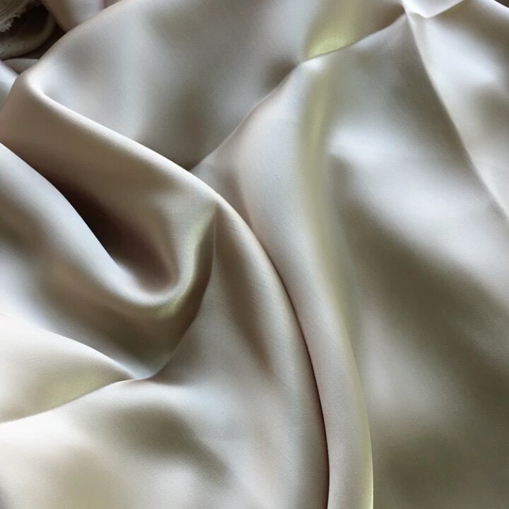 100acetate Fabric Cheap Silk Like Fabric Wedding Dress Evening Dress