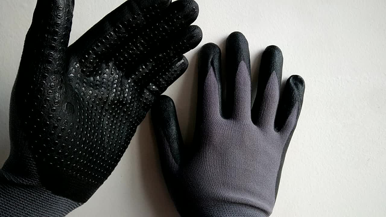 Yulan 15 Gauge Nylon Spandex Liner Coated Black Supersmall Foam