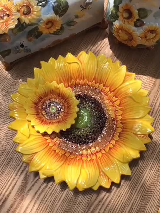 Ceramic fruit bowl Candy bowl Fruit plate Fruit plate Bread plate Decorative breakfast plate Two-grid dipping plate Sunflower