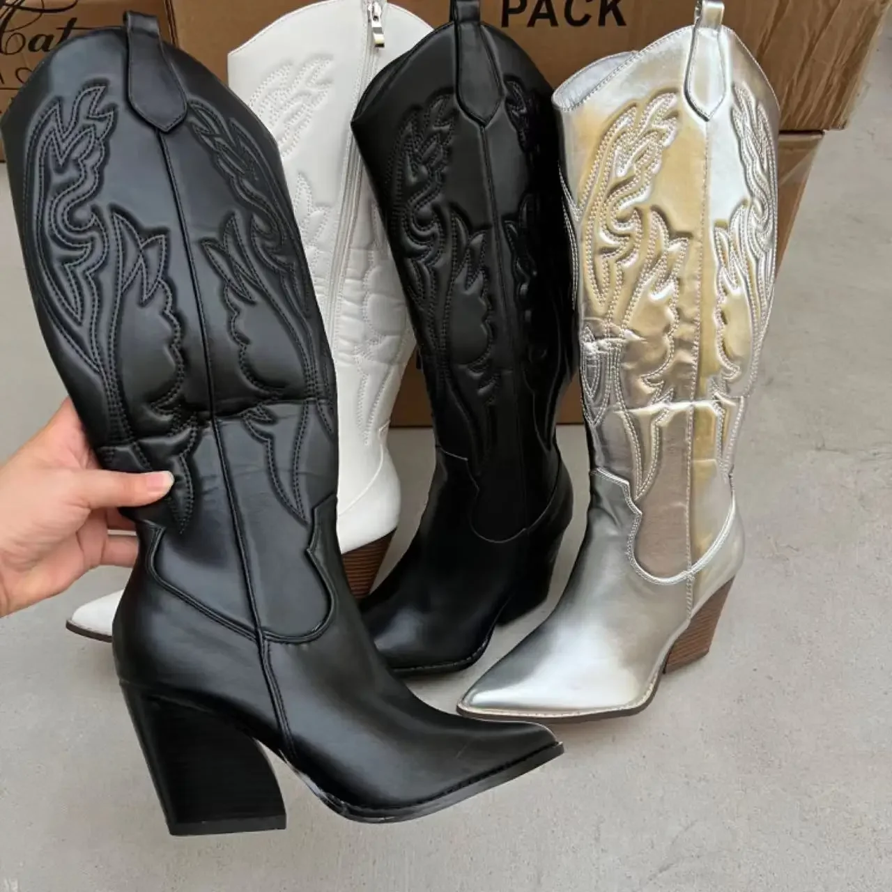 Foreign Trade European and American Single New Fashion Boots Pointed Toe Handsome Thick Heel Fashion Boots Carved Women's Boots Trendy