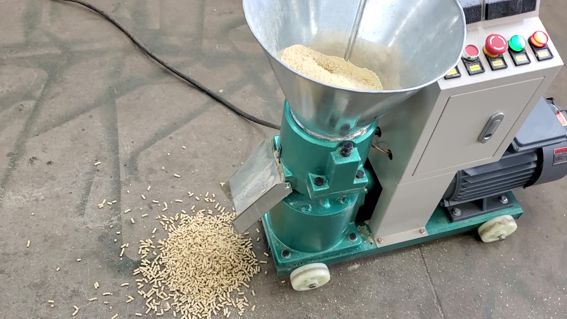 Small Animal Feed Pellet Making Machine Poultry Feed Granulator Price