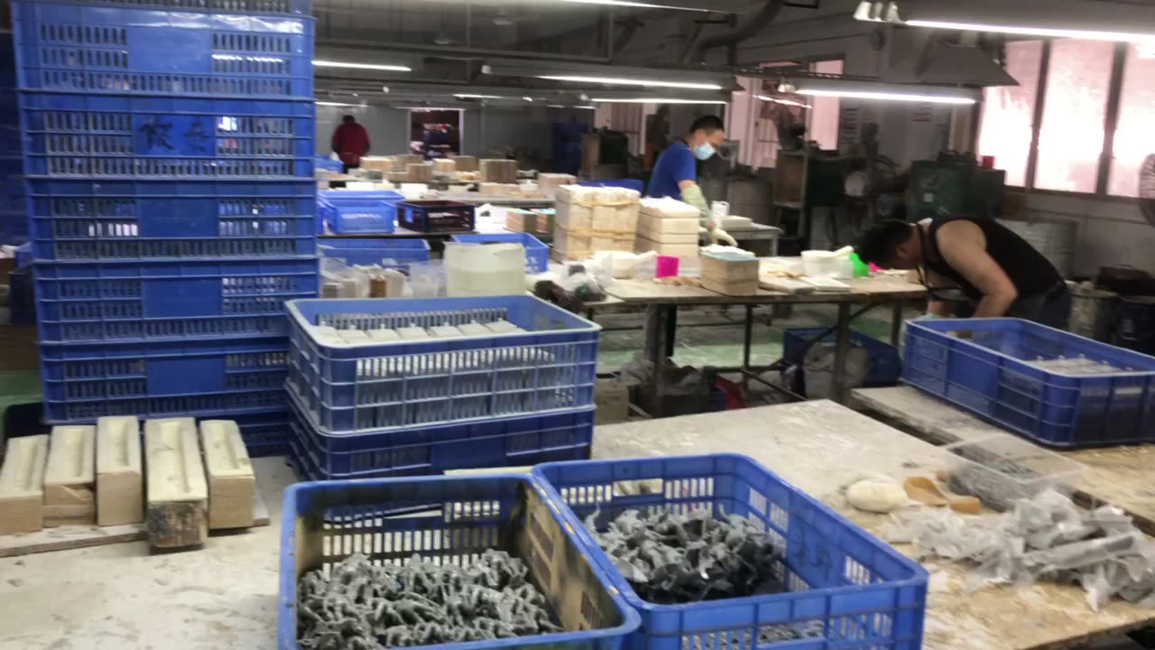 Customized Plastic Coin Bank With Lock/house Shape Coin Box For Kid/tin