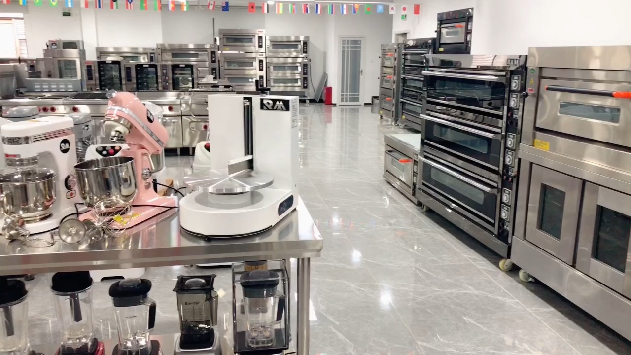 Automatic Birthday Round Cake Icing Decorating Cream Spread Plaster