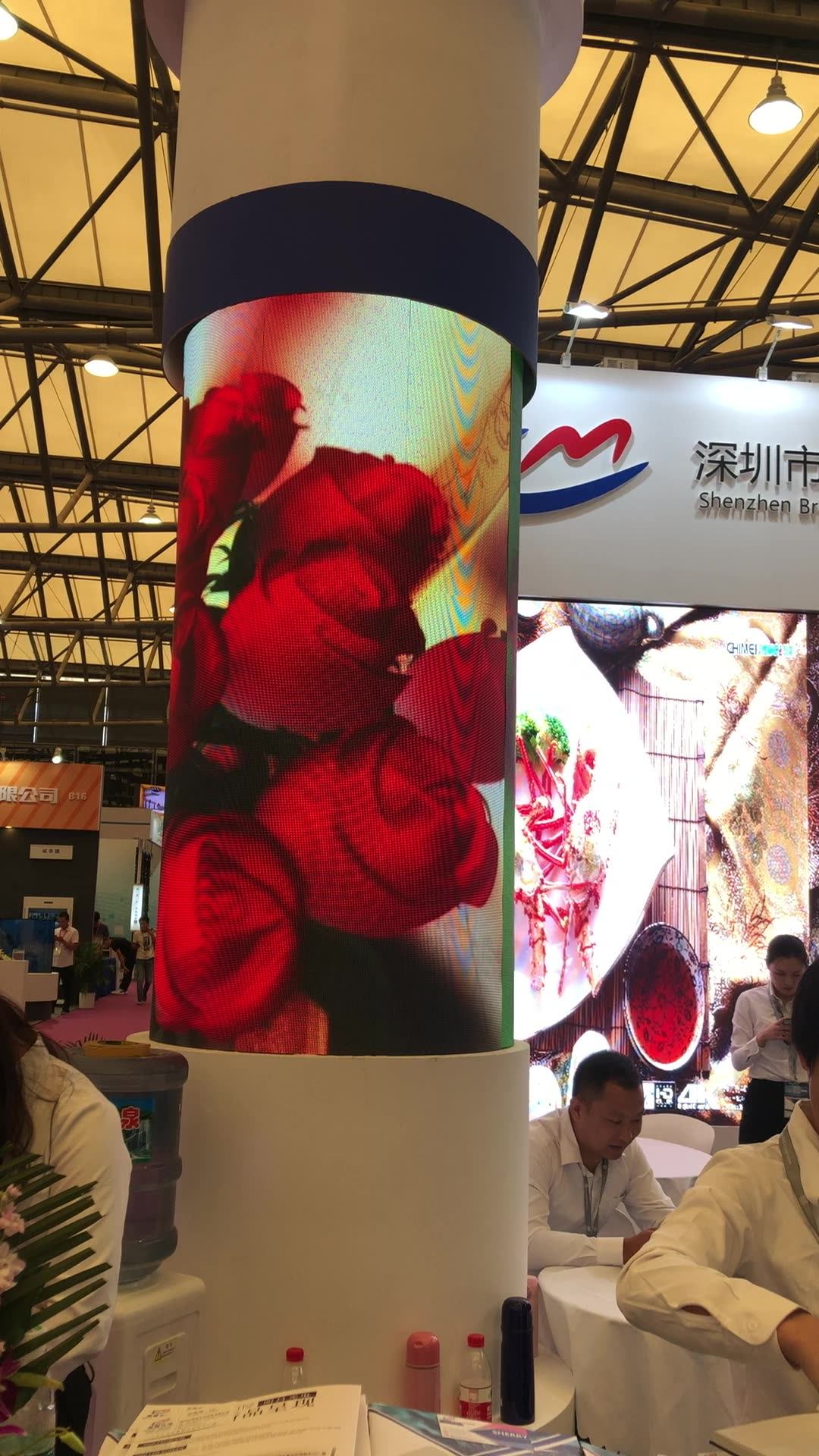 China Factory Curve Flexible Portable Digital Advertising Board Led ...