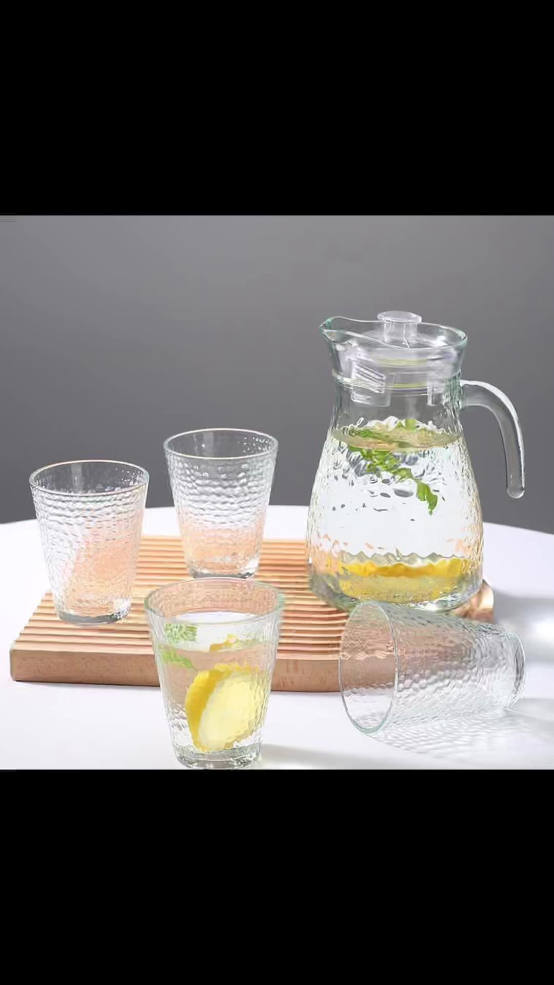 Hot Sale Summer Water Bottle The Hand Feels Comfortable Glass Water Jug Pitcher With Cup Set