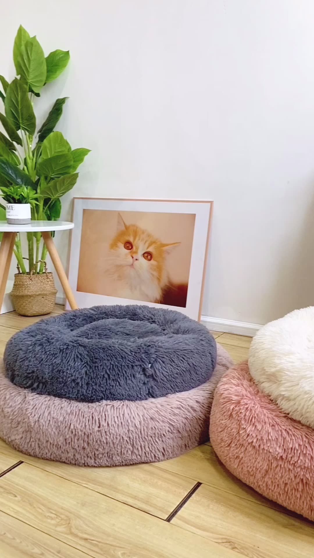 Wholesale Manufacturer Soft Luxury Plush Pink Grey White Pet Cushion