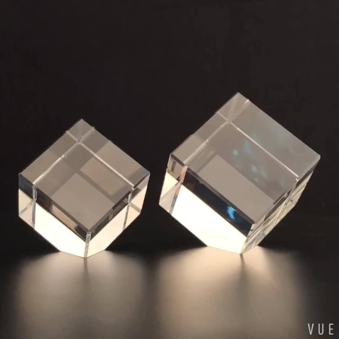 Кристальный куб. Стеклянный куб. Хрустальный куб. Кристалл блок. Кубик стеклянного блока.