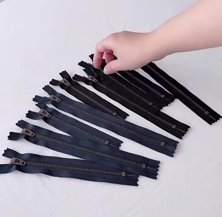 Wholesale Factory Low Moq Ykk Auto Locked Slider 3 5 8 Brass Copper