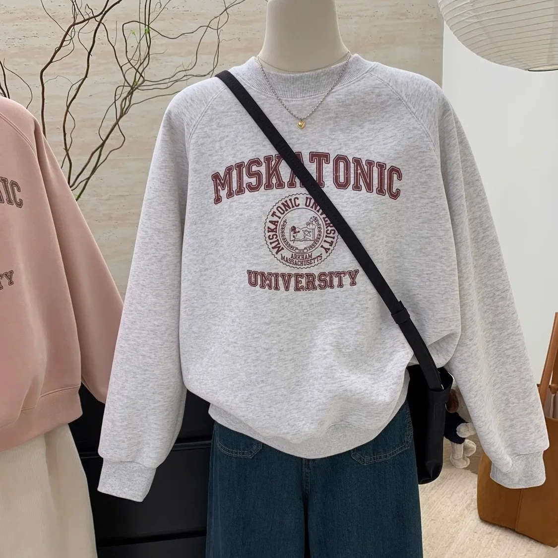 Women's American-style round neck hoodie for spring and autumn, 2025 new arrival, great for layering under winter clothing, long-sleeved top