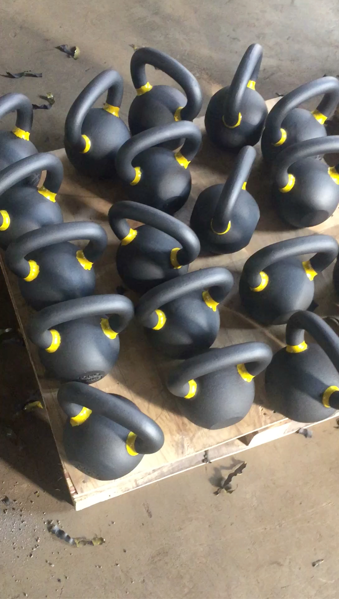 China Wholesale Custom Logo Kettlebell Cast Iron Powder Coated