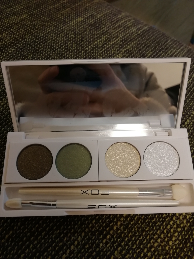 懒人初学者八色眼影质量怎么样好用吗多少钱，来自上班族的使用分享,第2张