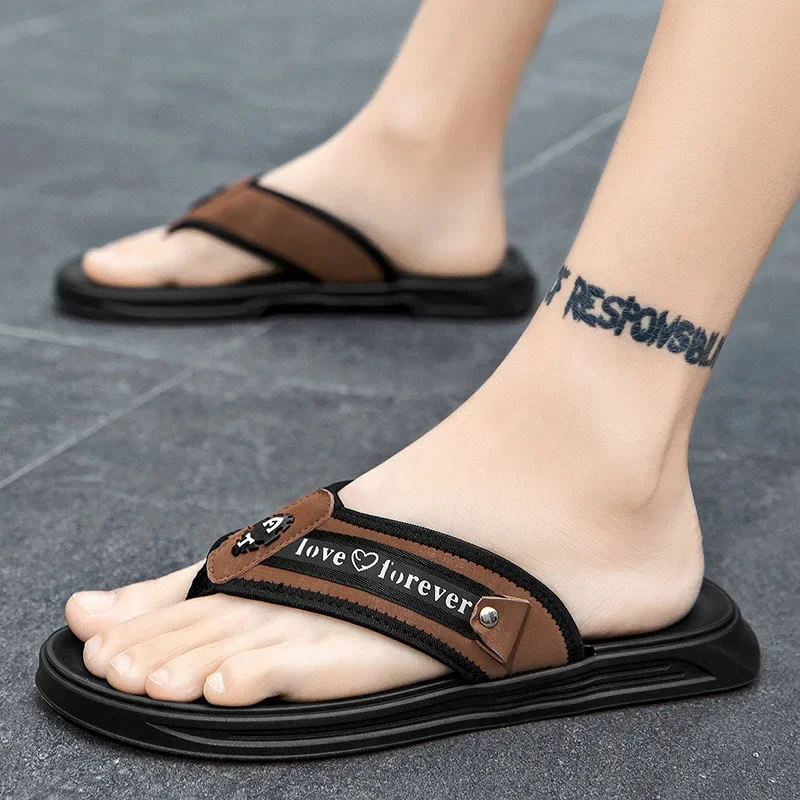 Summer fashionable men's slippers
