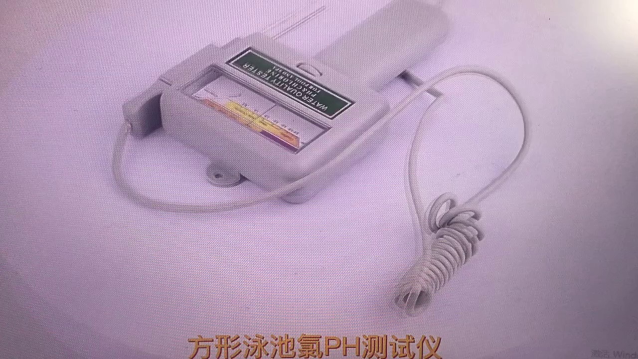 500倍放大镜真可够以看清翡翠的“筋”。此玩意儿是鉴宝界的外挂吗。