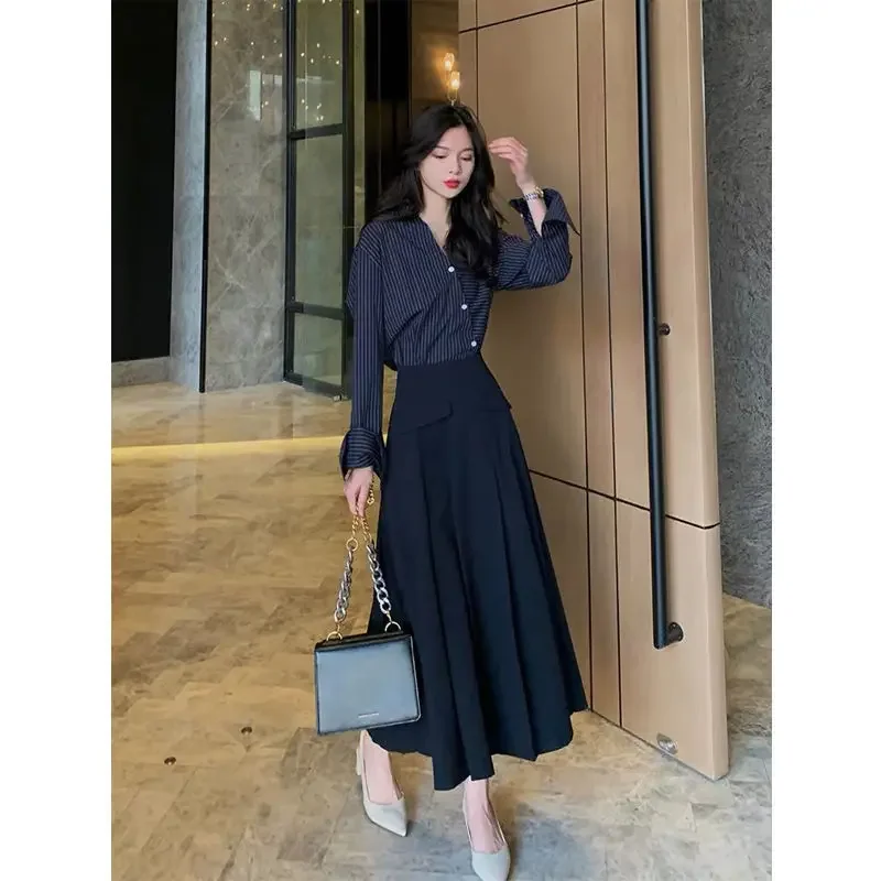 Solid color spring design long pleated skirt