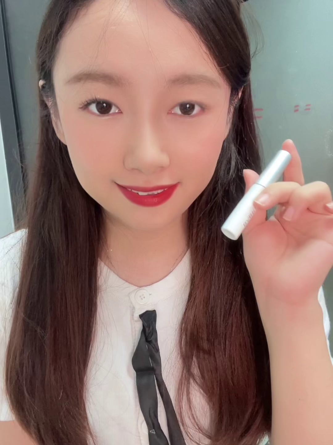 假睫毛胶水为如什么选。芭贝拉速干胶水39.9元值不值？