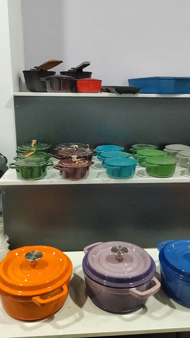 Wholesale Best Cast Iron Cookware Set Enameled Oven Dutch Oven Round