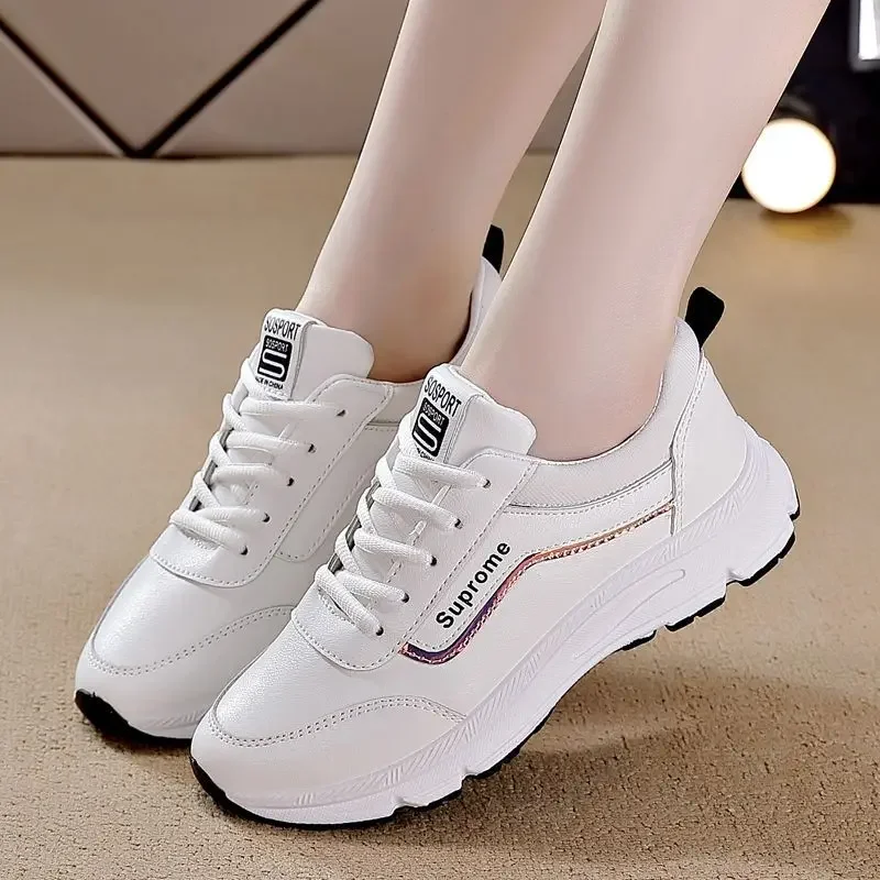 Women's  Spring and Autumn New Breathable Soft Sole Flat Shoes, Casual and Versatile Travel and Sports Shoes
