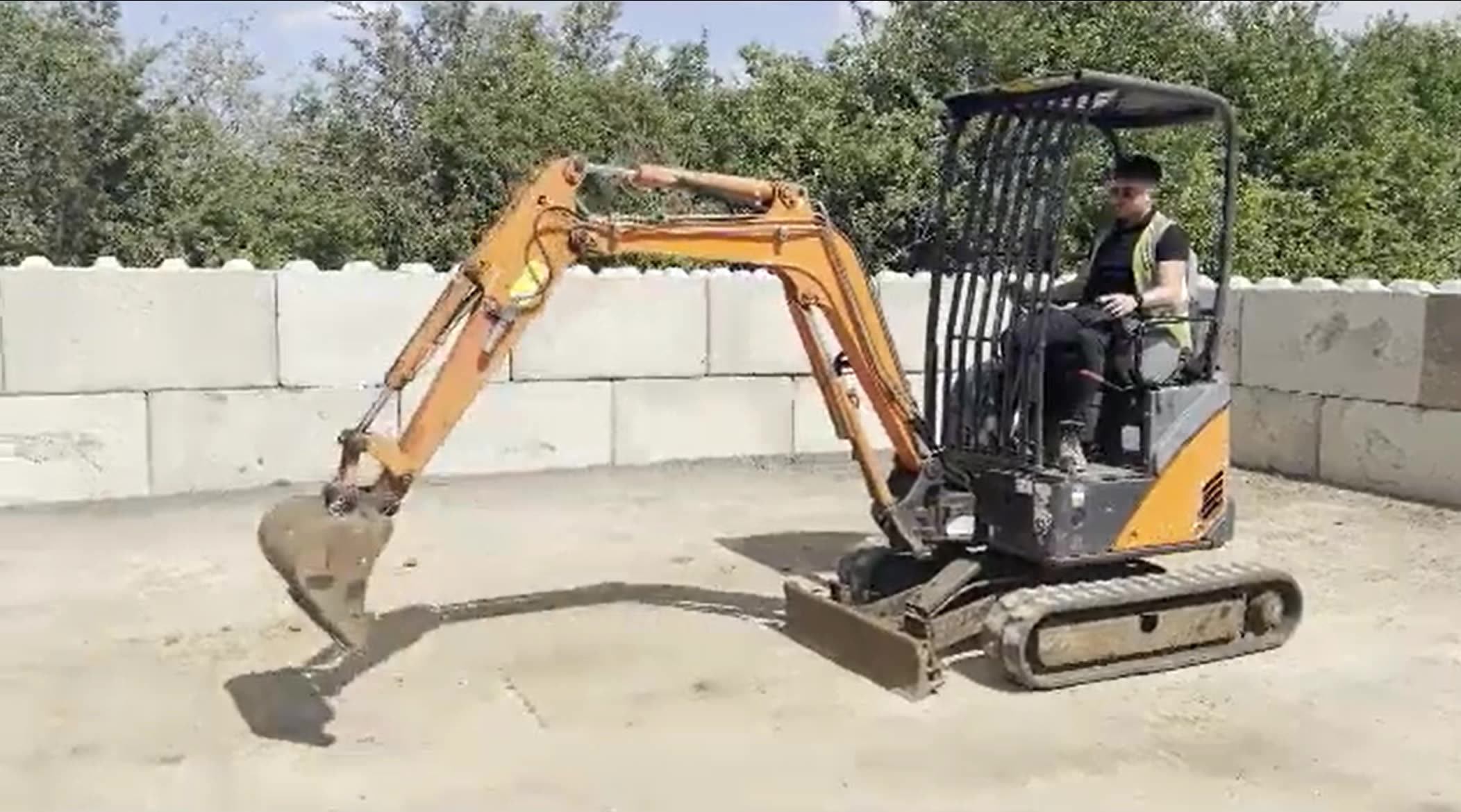 Mini Used Hitachi ZX17U Excavator for Sale | 1-Year Warranty