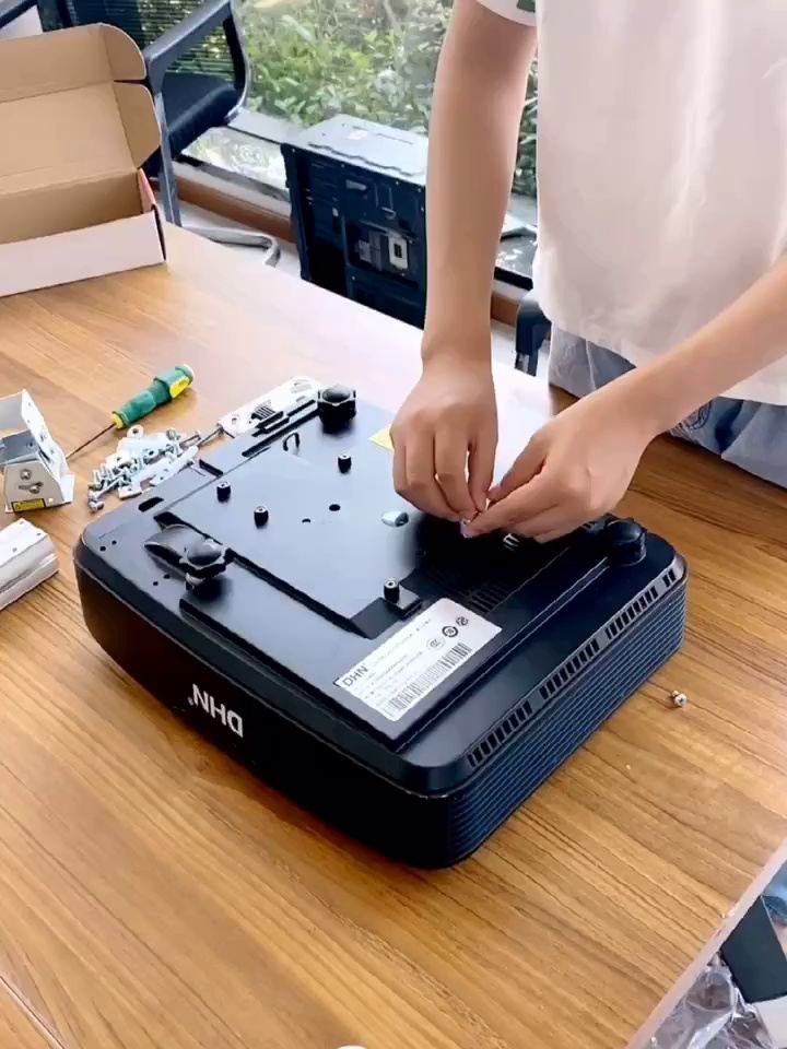 天花板级操作！投影仪吊装实方才太香了天花板天花板啊