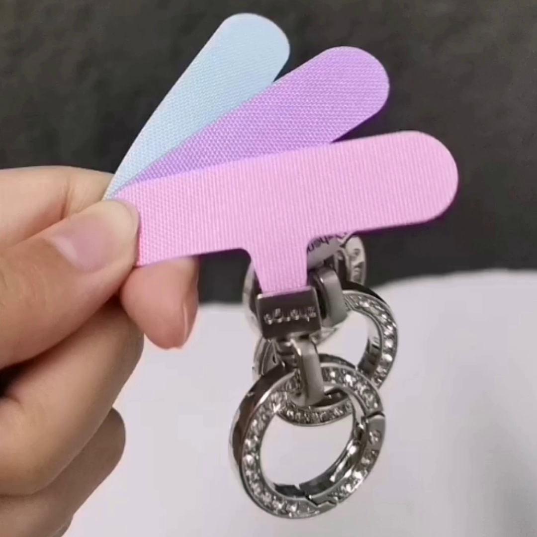 手机挂绳夹片一顶至于翘壳？此枚水钻小圆扣竟让我的iPhone 15 Pro秒变高级感配饰？