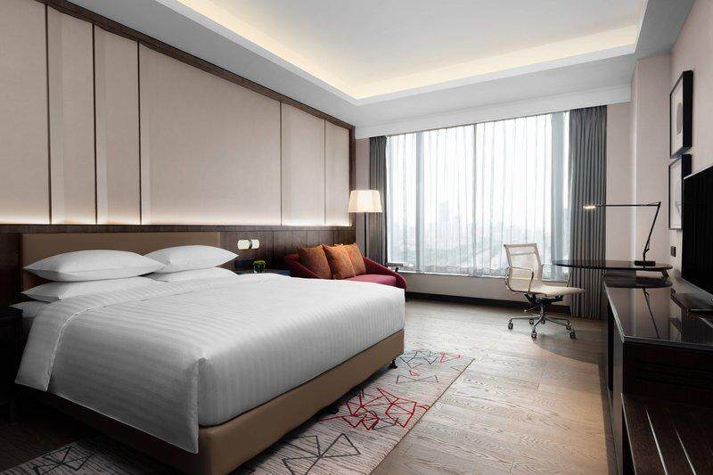 Deluxe King Room at Courtyard by Marriott Suzhou Hejing