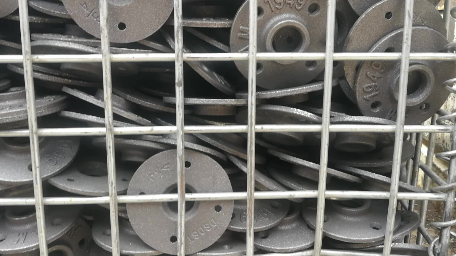 Decorative Pipe Fitting Industrial Furniture Bookshelf Malleable Iron