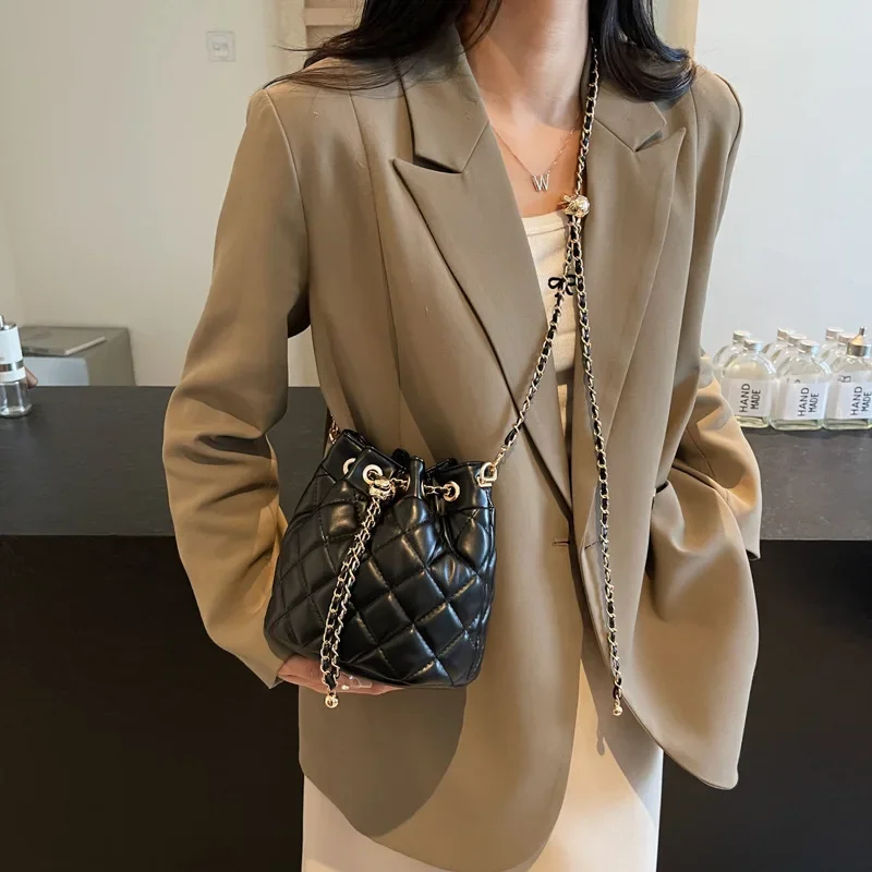 2024 New Polka Dot Chain Strap Bag Crossbody Small Drawstring Bucket Bag Luxury Round Bucket Bag Shoulder Bag Crossbody Bag for Women