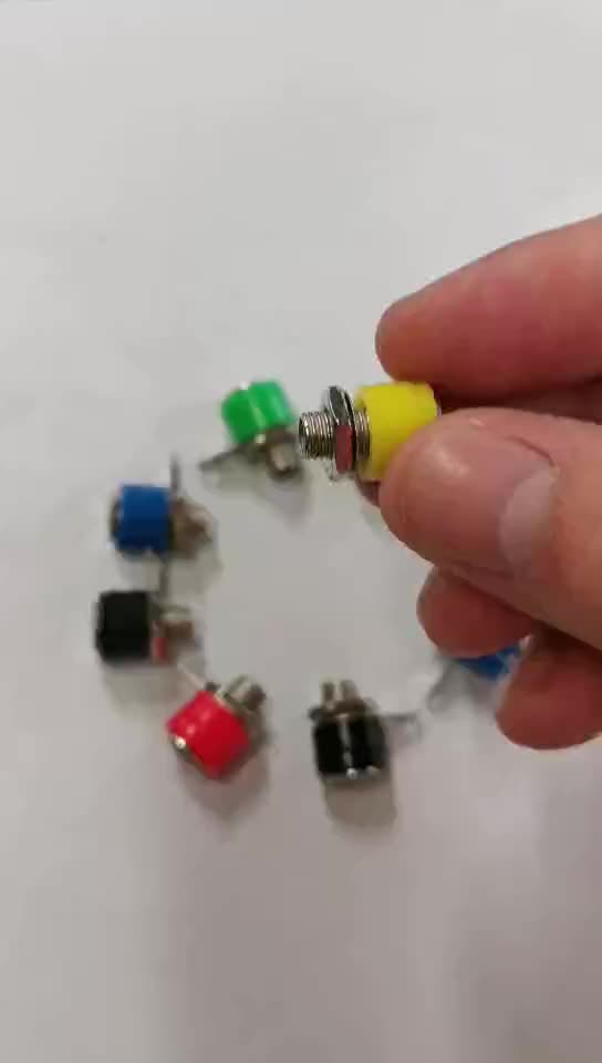 香蕉插座还分大小号。这波国产精工我直接瞳孔地震。