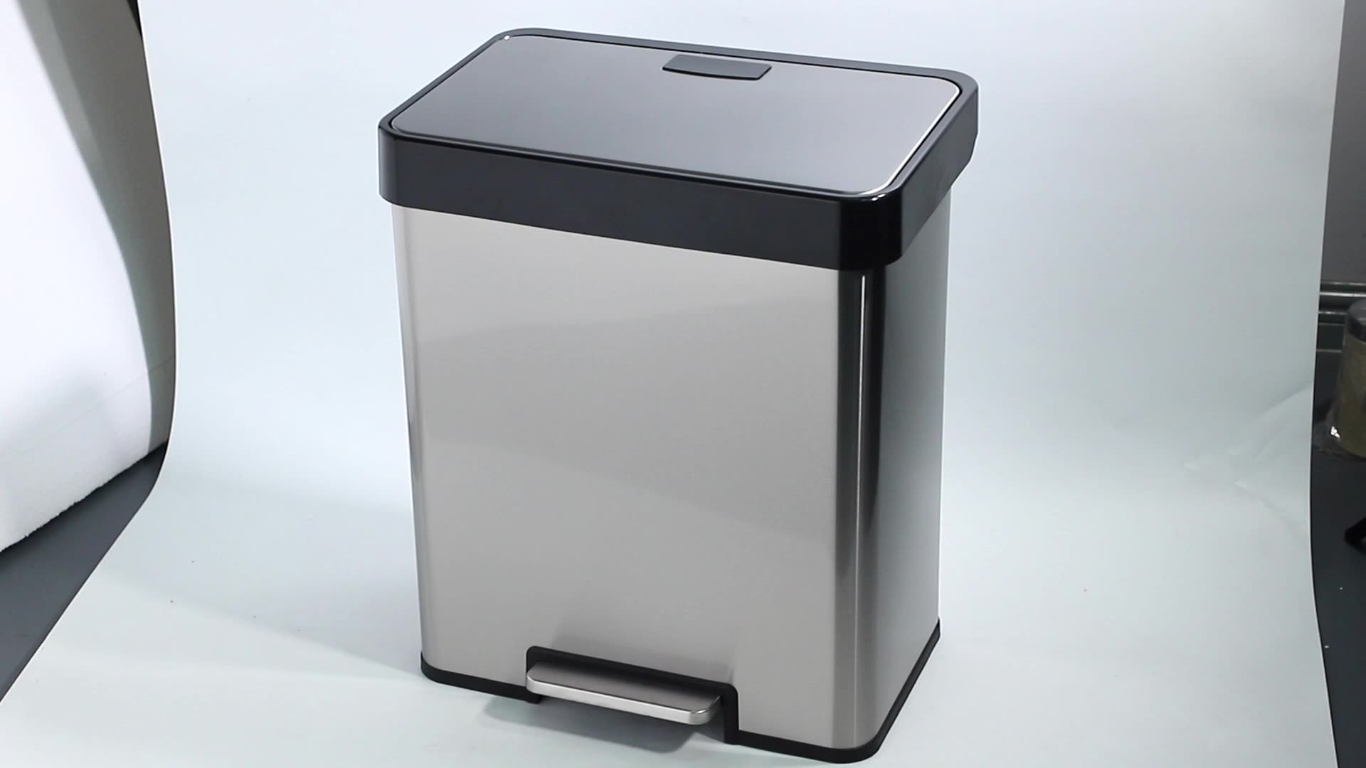 40 Liter Satin Large Foot Pedal With 2 Separate Compartments Stainless