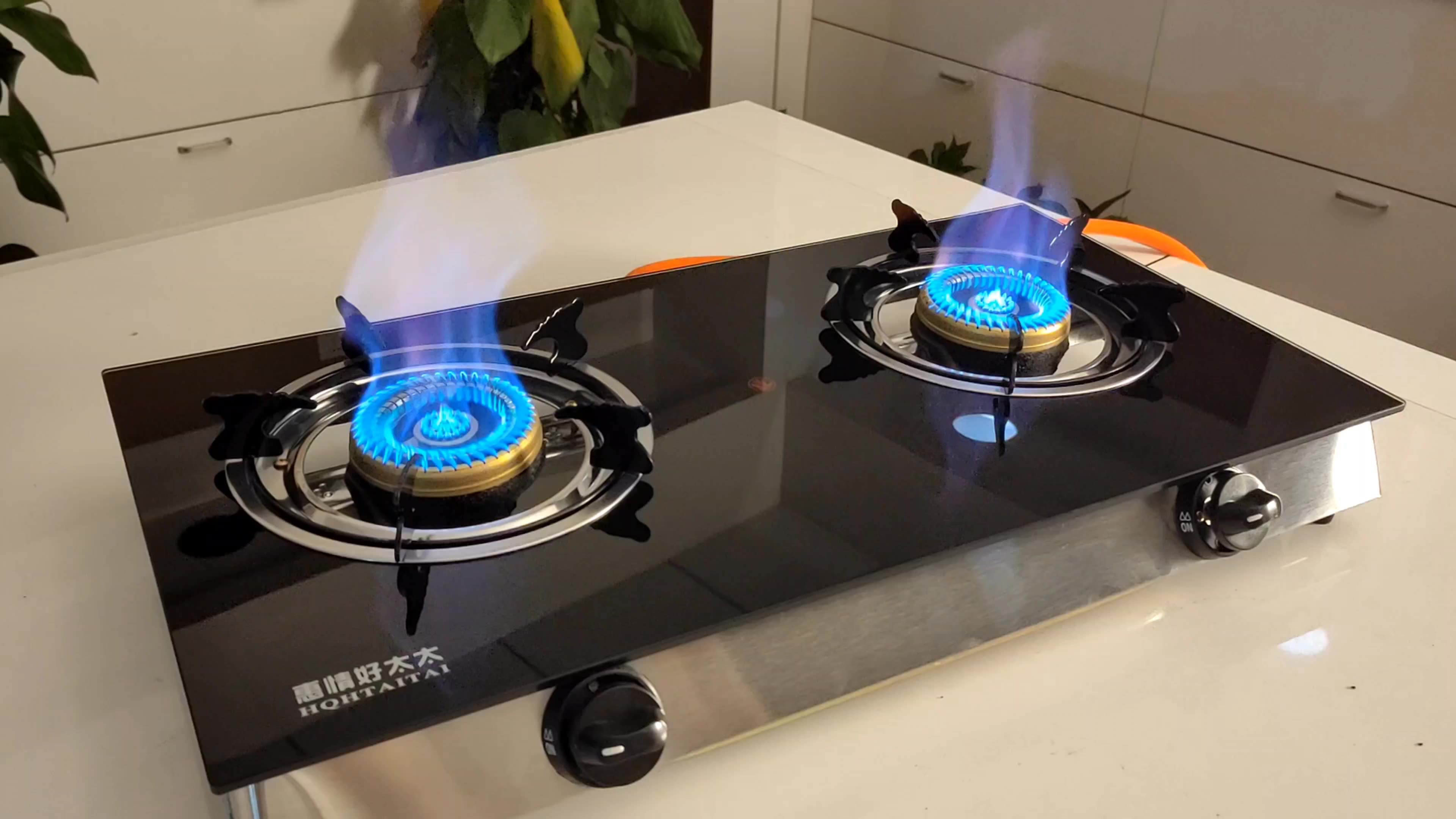 Factory Price Manufacturer Supplier Table Top Gas Stove Battery Stove