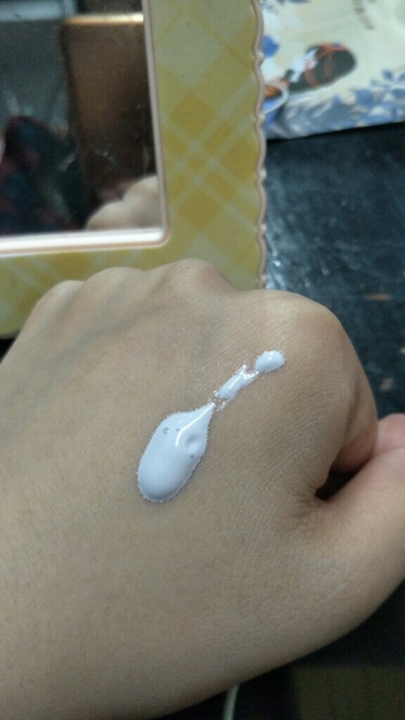 自然堂雪润皙白多重防晒隔离霜